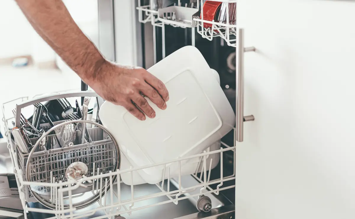What are the causes of a dishwasher not draining water?